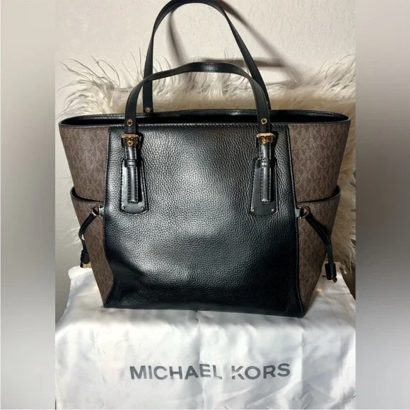 Michael Kors Signature Voyager East West Tote In Multi Black & Brown Giraffe NWT - Picture 5 of 16